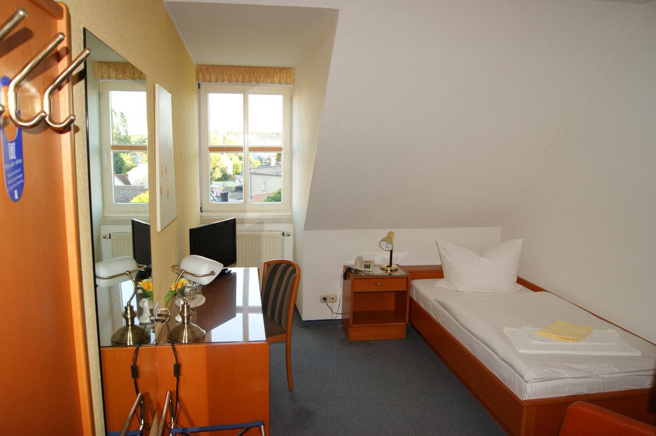 Hotel Peenebruecke Wolgast Extérieur photo